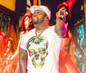 50 Cent n'a pas sa langue dans sa poche.
Rapper 50 CENT (CURTIS JACKSON III) - Les artistes sur la scène du festival "Lovers &amp; Friends" à Las Vegas, le 8 mai 2023. © Daniel DeSlover/Zuma Press/Bestimage