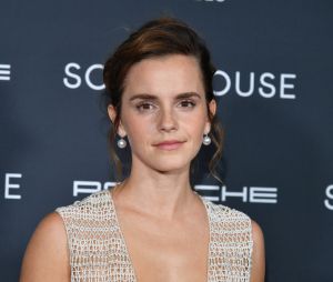 Un présent hyper collector : il s'agit d'une copie en édition limitée d'un poème de T. S. Eliot, "The Love Song of J. Alfred Prufrock".  
Photocall de la soirée Soho House awards à New York le 7 septembre 2023. 