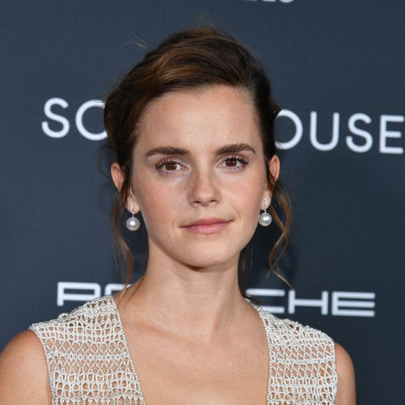 Un présent hyper collector : il s'agit d'une copie en édition limitée d'un poème de T. S. Eliot, "The Love Song of J. Alfred Prufrock".  
Photocall de la soirée Soho House awards à New York le 7 septembre 2023. 