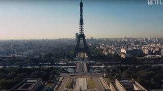 Pour sa saison 2, cette série française qui a cartonné sur Netflix s'offre le roi de l'humour, tout simplement