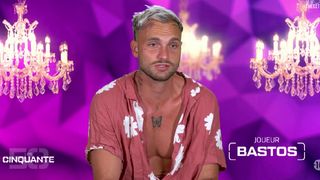 "Je commençais à en avoir marre" : Bastos explique son rapprochement avec le gang des mamans dans Les Cinquante et... c'est pas classe du tout