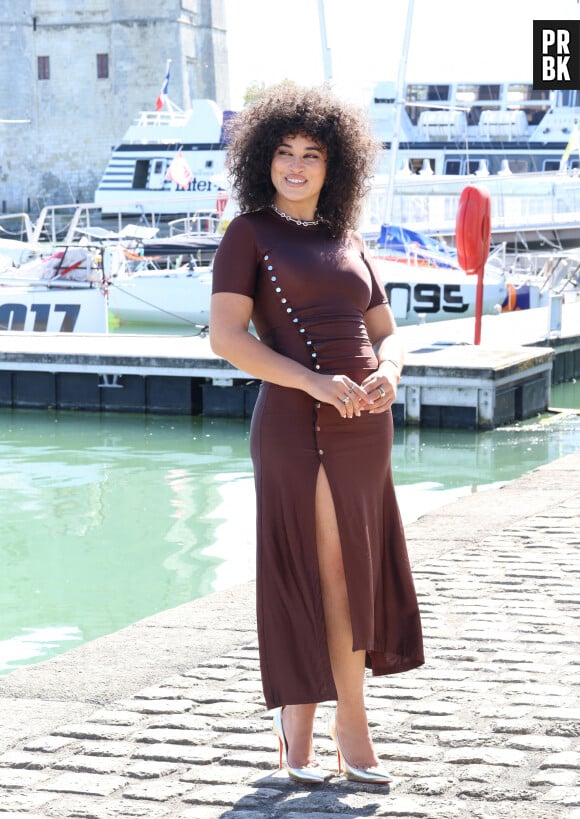 Camélia Jordana lors du photocall de la mini-série "Irresistible" lors de la 25ème édition du Festival de la fiction de la Rochelle, France, le 13 septembre 2023. © Denis Guignebourg/BestImage 