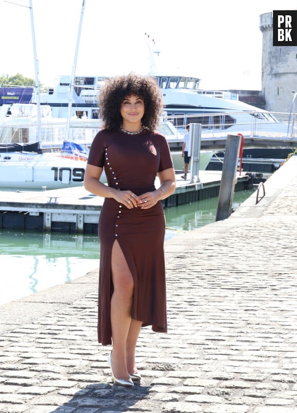 Camélia Jordana lors du photocall de la mini-série "Irresistible" lors de la 25ème édition du Festival de la fiction de la Rochelle, France, le 13 septembre 2023. © Denis Guignebourg/BestImage 