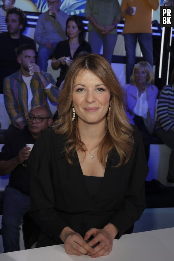 Exclusif - Maud Bregeon - Sur le plateau de l’émission TPMP (Touche Pas à Mon Poste) présentée en direct par C.Hanouna et diffusée sur C8 - Paris le 06/12/2022 - © Jack Tribeca / Bestimage