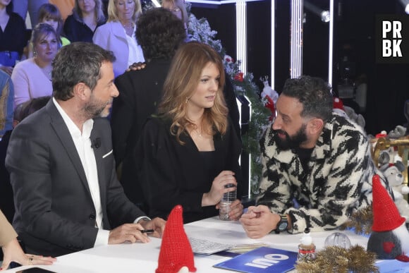 Exclusif - Bernard Montiel, Maud Bregeon, Cyril Hanouna - Sur le plateau de l’émission TPMP (Touche Pas à Mon Poste) présentée en direct par C.Hanouna et diffusée sur C8 - Paris le 06/12/2022 - © Jack Tribeca / Bestimage