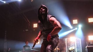 "Avant et après le concert, on faisait du trafic" : ce rappeur mythique brise le mythe de l'argent dans le rap sans le moindre tabou