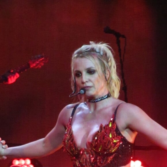 Britney Spears en concert avec le rappeur Pitbull à l'O2 Arena de Londres le le 24 août 2018. 