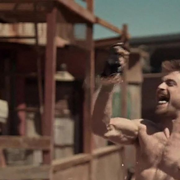 Daniel Radcliffe dans Miracle Workers, la saison 4