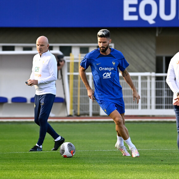 Olivier Giroud Didier Deschamps (sélectionneur) - staff - L'équipe de France en entrainement au Centre National du Football (CNF) de Clairefontaine-en-Yvelines, France, le 9 octobre 2023. © Federico Pestellini/Panoramic/Bestimage  French team during a training session at the National Football Center (CNF) in Clairefontaine-en-Yvelines, France, on October 9, 2023.