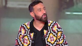 "Oh le doss !" : les fesses d'un invité affichées par Cyril Hanouna dans TPMP, il s'explique un peu gêné