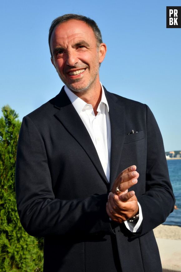 Inauguration de l'exposition des photographies de Nikos Aliagas "Thalassa, peuples de la mer" sur la croisette à Cannes le 25 juin 2020. © Bruno Bebert / Bestimage 