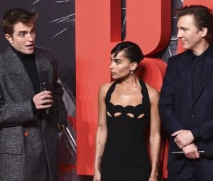 Robert Pattinson, Zoé Kravitz et Paul Dano à la première du film "The Batman" à Londres, le 23 février 2022.