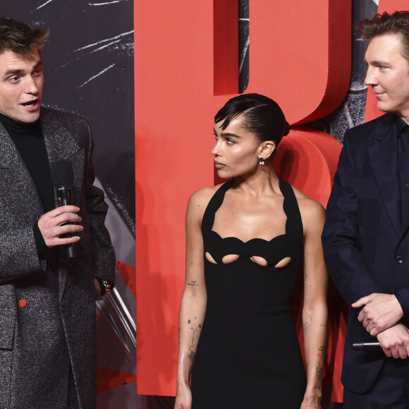 Robert Pattinson, Zoé Kravitz et Paul Dano à la première du film "The Batman" à Londres, le 23 février 2022.