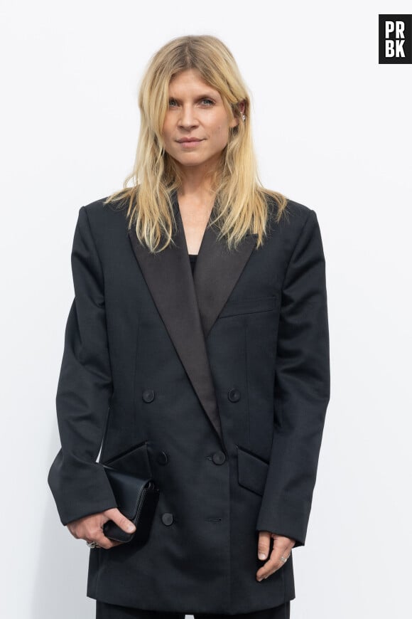 Semi-exclusif - Clémence Poésy au photocall du défilé Givenchy prêt à porter femme Printemps/Été 2024 lors de la Fashion Week de Paris (PFW), à l'Ecole Militaire, Place de Fontenoy, à Paris, France, le 28 septembre 2023. © Olivier Borde/Bestimage 