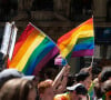 En un an, selon SOS Homophobie, le nombre d'agressions physiques LGBTIphobes en France aurait augmenté de 28 %. Et ça, c'est juste pour les actes de violences signalés, parmi les témoignages de 1 506 personnes concernées. Un euphémisme donc.