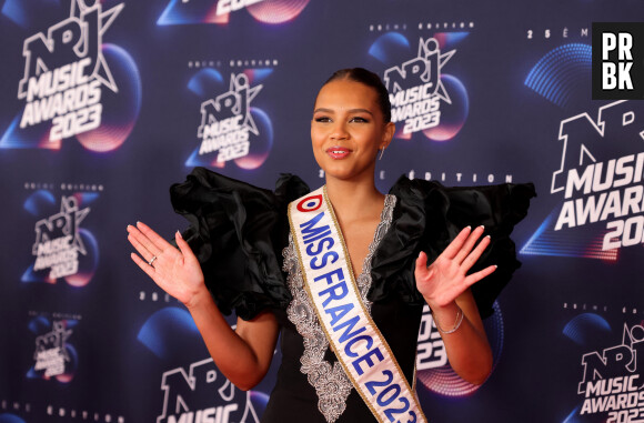 Indira Ampiot, Miss France 2023 au photocall de la 25ème cérémonie des "NRJ Music Awards (NMA)" le 10 novembre 2023. © Dominique Jacovides/Bestimage