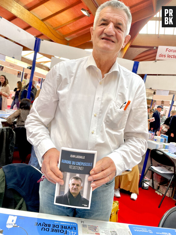 Jean Lassalle lors de la 40ème Foire du Livre de Brive à Brive-la-Gaillarde, France, le 5 novembre 2022. © Fabien Faure/Bestimage
