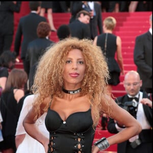 Afida Turner - Montée des marches du film The Artist, festival de Cannes 2011.