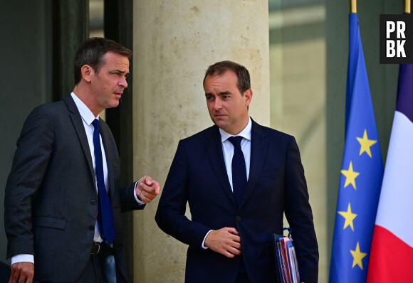Olivier Véran, porte-parole du gouvernement et Sébastien Lecornu, ministre des Armées de France - Conseil des ministres de rentrée au palais de l'Elysée à Paris, le 23 août 2023.
