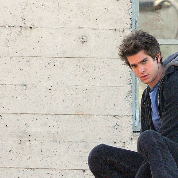 Andrew Garfield sur le tournage de Spider-Man à Los Angeles. Le 8 décembre 2011.