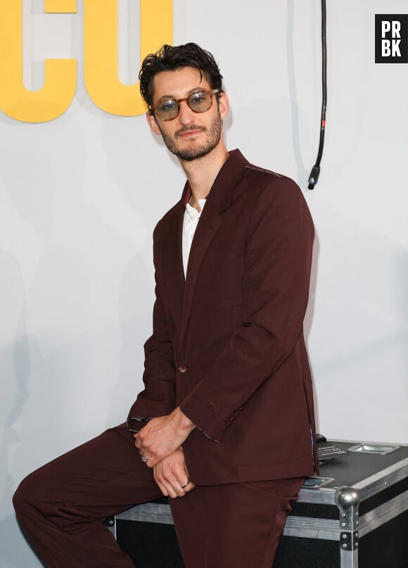 Pierre Niney - Avant premiere de la série Netflix "Fiasco" au cinema UGC Normandie à Paris le 29 avril 2024. © Coadic Guirec/Bestimage