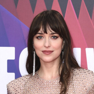 Dakota Johnson à la première du film "The Lost daughter" lors du 65ème festival du film de Londres au Royal Festival Hall le 13 octobre 2021. © Future-Image via ZUMA Press / Bestimage