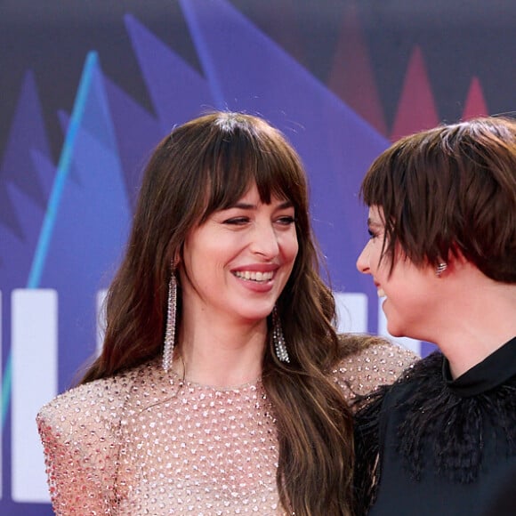 Dakota Johnson et Jessie Buckley à la première du film "Lost Daughter" pour la soirée de gala American Express lors du festival du film de Londres (BFI), à Londres, Royaume Uni, le 12 octobre 2021.