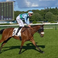 Sans rien connaître aux paris hippiques, j'ai découvert les coulisses de l'Hippodrome ParisLongchamp et tenté de gagner le gros lot (c'est pas gagné, mais j'ai adoré)