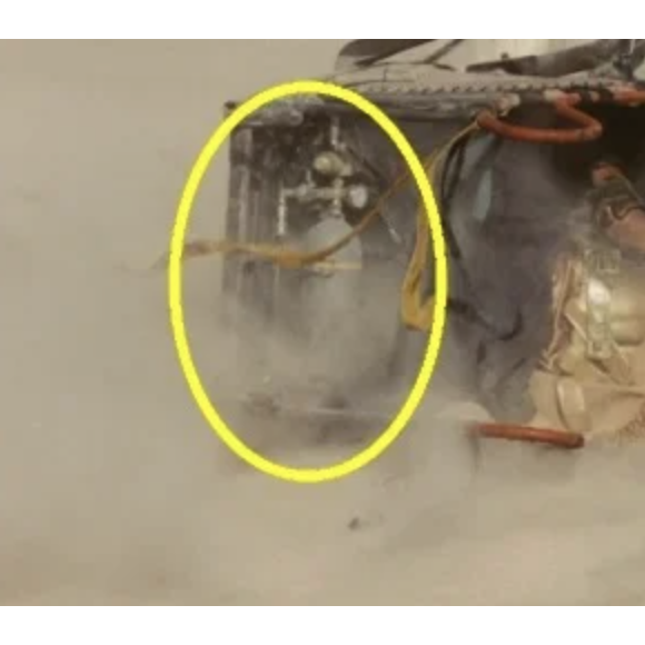 Gladiator : mais que fait cette bouteille de gaz sur le char ?