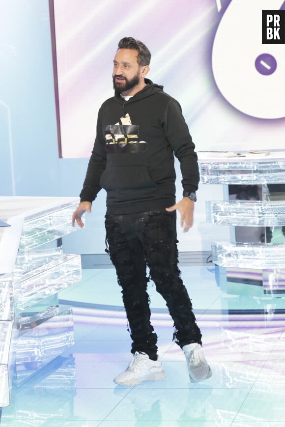 Exclusif - Cyril Hanouna - Sur le plateau de l’émission TPMP (Touche Pas à Mon Poste) présentée par C.Hanouna et diffusée sur C8 - Paris le 7 octobre 2022. © Jack Tribeca / Bestimage