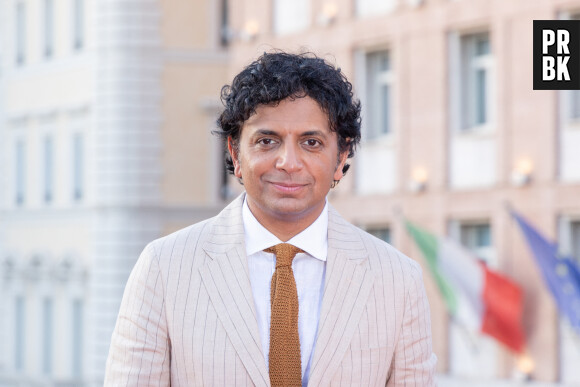 M. Night Shyamalan assiste au tapis rouge du film ''Trap'' à la Terrazza Barberini à Rome photo de Matteo Nardone/Pacific Press) (image de crédit : © Matteo Nardone/Pacific Press via le fil de presse ZUMA)