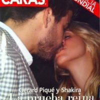 Shakira et Gerard Piqué ... Ils s&#039;embrassent en Une du magazine CARAS (photo)