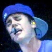 Justin Bieber ému jusqu&#039;aux larmes en plein concert ... VIDEO