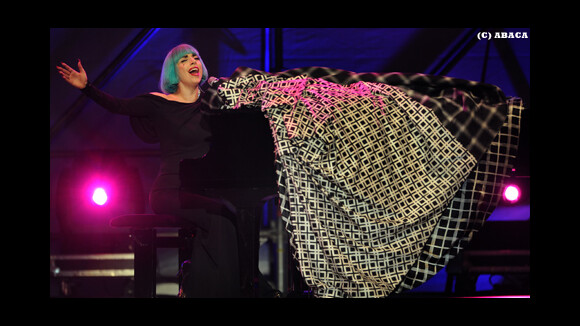 Lady Gaga et Kate Moss ... un accordéon en gage d'amitié