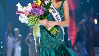 Miss USA 2011 ... Alyssa Campanella a battu une SDF