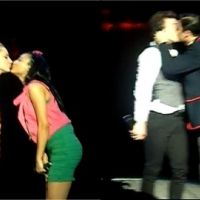 Glee : les acteurs se lâchent et s’embrassent en plein concert (VIDEO)