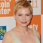 Michelle Williams resplendissante à l’avant-première de My Week With Marilyn (PHOTOS)