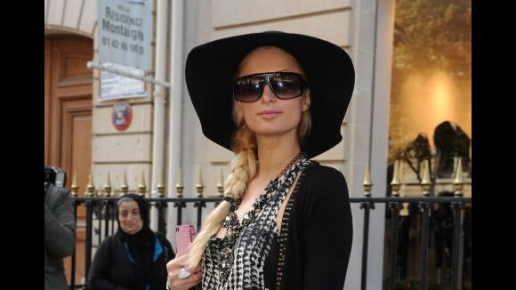 Paris Hilton à Paris : elle fait chauffer la carte bleue avec une tournée shopping