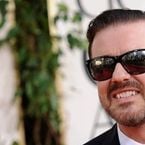 Ricky Gervais aux Golden Globes 2012 : show devant, le roi de la polémique is back