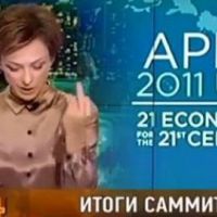 Doigt d’honneur à Obama : direction la porte pour la journaliste russe Tatiana (VIDEO)