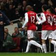 Thierry Henry fête son but avec Arsene Wenger