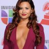 Demi Lovato sexy sur un tapis rouge