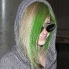 Avril Lavigne et sa célèbre mèche tantôt rose tantôt verte
