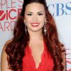 Demi Lovato, trop belle dans sa robe rouge