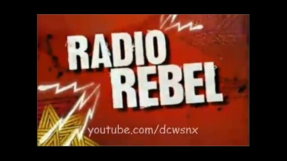 Debby Ryan débarque dans la première bande-annonce de Radio Rebel pour Disney Channel (VIDEO)