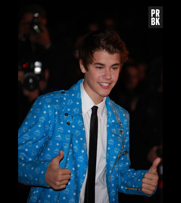 Justin Bieber super en forme sur le tapis rouge des NRJ Music Awards 2012