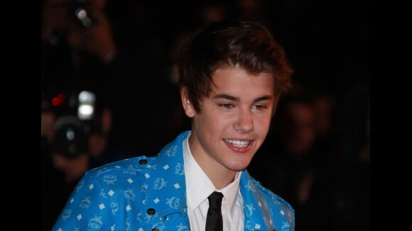 Justin Bieber aux NRJ Music Awards 2012 : honoré et au top pour sa montée des marches (PHOTOS)