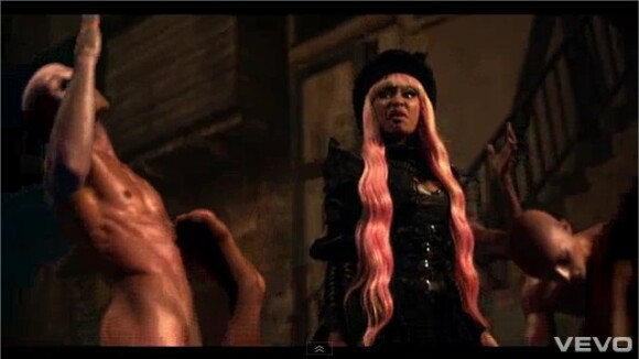 David Guetta et Nicki Minaj, le clip de Turn Me On : poupées de cire, poupées de son (VIDEO)