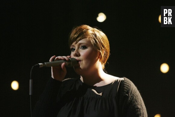 Adele au micro