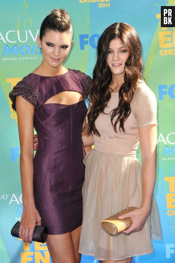 Kendall Jenner avec sa soeur Kylie sur le tapis rouge